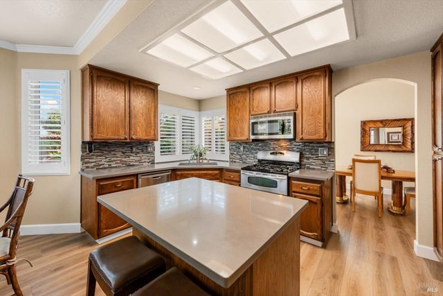 736 Dellwood Ct, Vacaville, CA 95688