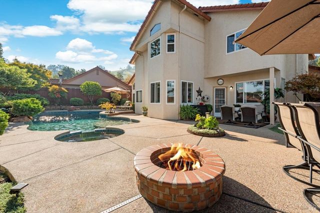 736 Dellwood Ct, Vacaville, CA 95688