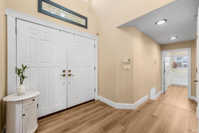 736 Dellwood Ct, Vacaville, CA 95688