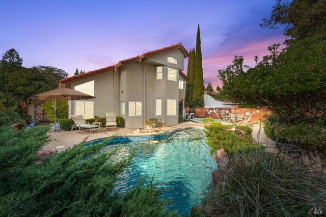 736 Dellwood Ct, Vacaville, CA 95688