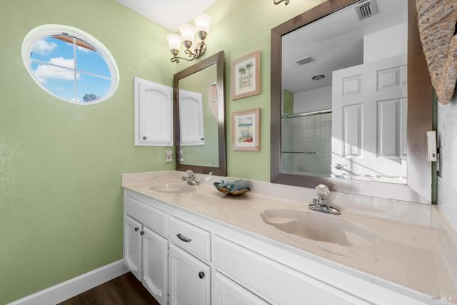 736 Dellwood Ct, Vacaville, CA 95688