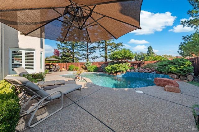 736 Dellwood Ct, Vacaville, CA 95688