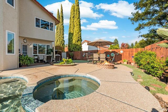 736 Dellwood Ct, Vacaville, CA 95688