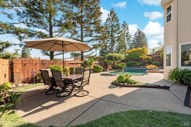 736 Dellwood Ct, Vacaville, CA 95688