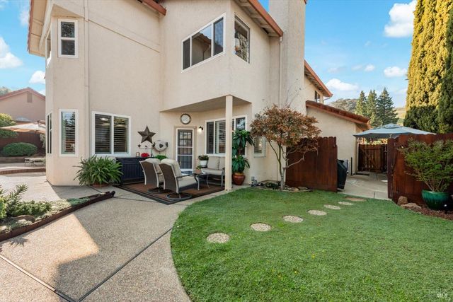 736 Dellwood Ct, Vacaville, CA 95688