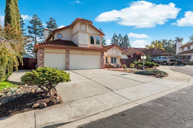 736 Dellwood Ct, Vacaville, CA 95688