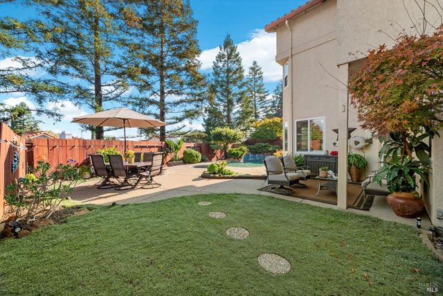 736 Dellwood Ct, Vacaville, CA 95688