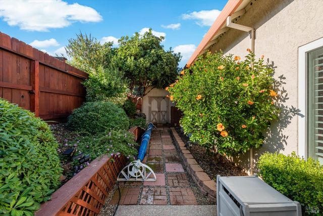 736 Dellwood Ct, Vacaville, CA 95688