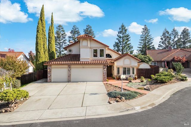 736 Dellwood Ct, Vacaville, CA 95688