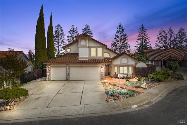 736 Dellwood Ct, Vacaville, CA 95688