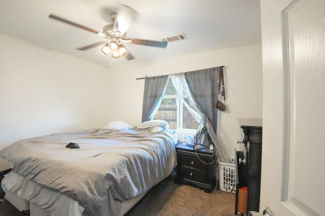 840 E Bardsley Avenue, Tulare, CA 93274