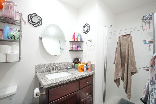 840 E Bardsley Avenue, Tulare, CA 93274