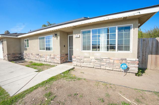 840 E Bardsley Avenue, Tulare, CA 93274