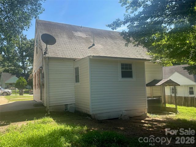 1005 William Drive, Winston Salem, NC 27127