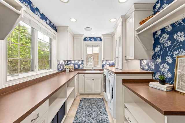 N74W16173 Stonewood DRIVE, Menomonee Falls, WI 53051