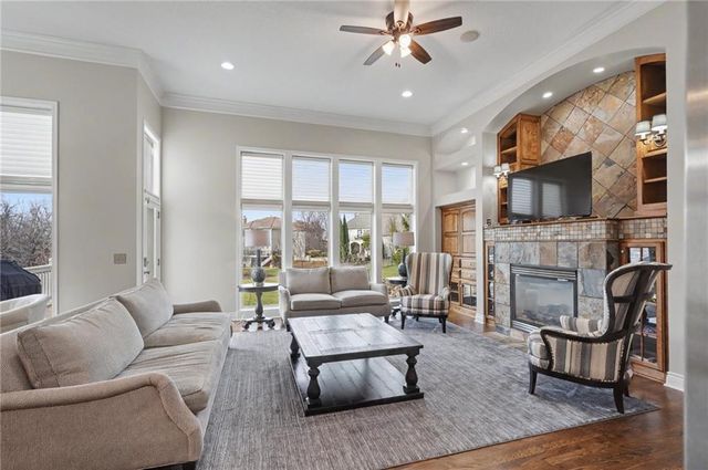 20606 W 88th Terrace, Lenexa, KS 66220