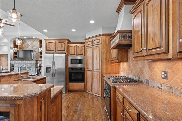 20606 W 88th Terrace, Lenexa, KS 66220