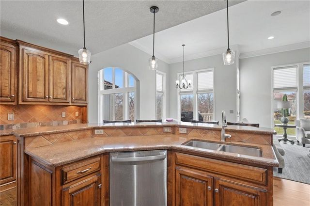 20606 W 88th Terrace, Lenexa, KS 66220