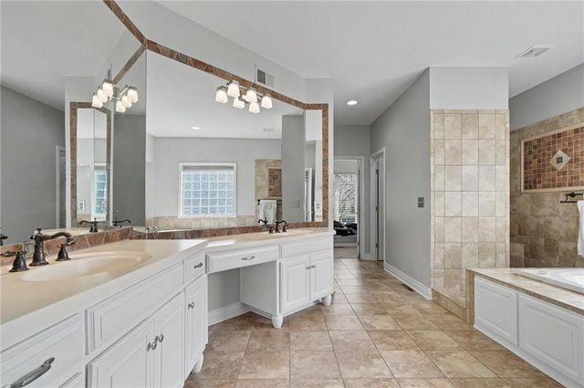 20606 W 88th Terrace, Lenexa, KS 66220