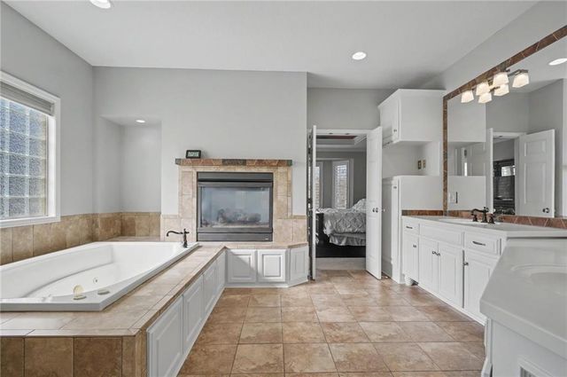 20606 W 88th Terrace, Lenexa, KS 66220