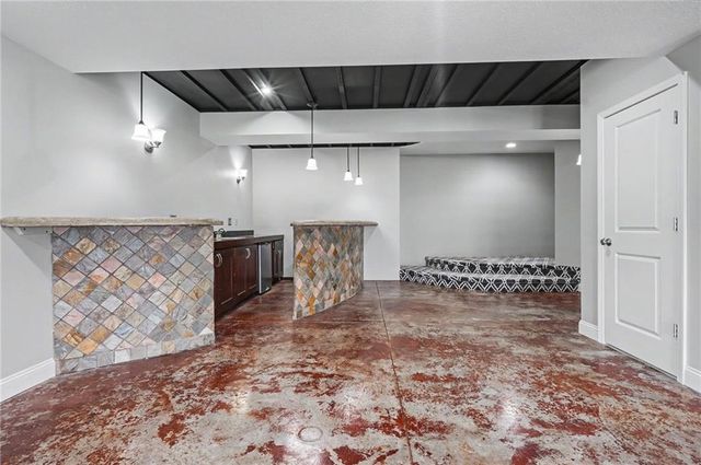 20606 W 88th Terrace, Lenexa, KS 66220