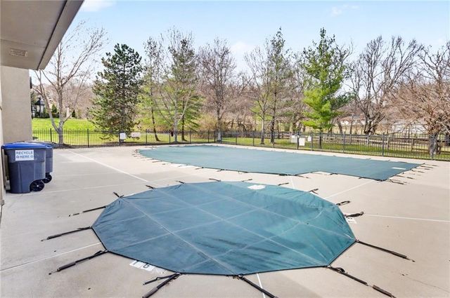 20606 W 88th Terrace, Lenexa, KS 66220