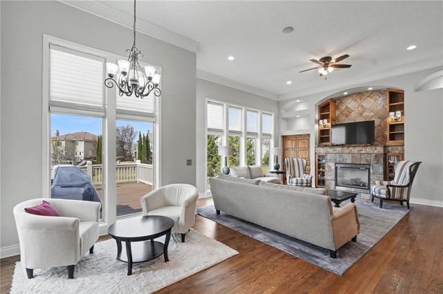 20606 W 88th Terrace, Lenexa, KS 66220