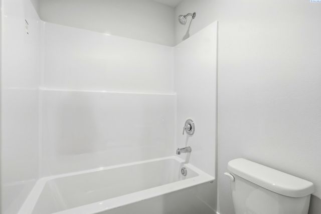 7681 Grapevine Ct, West Richland, WA 99353