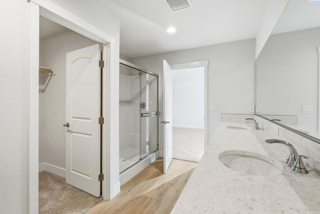 7681 Grapevine Ct, West Richland, WA 99353