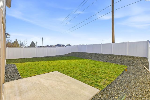 7681 Grapevine Ct, West Richland, WA 99353