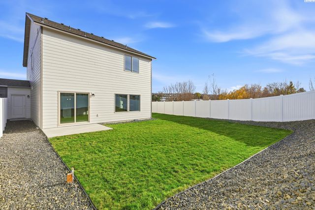 7681 Grapevine Ct, West Richland, WA 99353