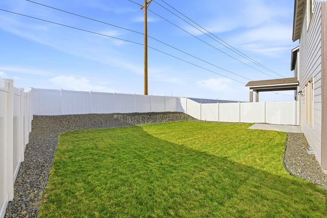 7681 Grapevine Ct, West Richland, WA 99353