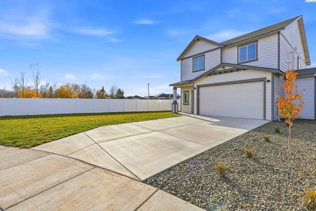7681 Grapevine Ct, West Richland, WA 99353