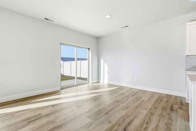 7681 Grapevine Ct, West Richland, WA 99353