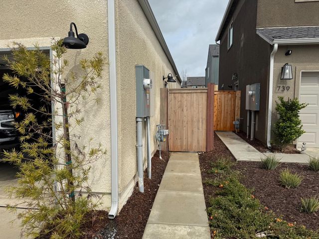 4035 Braden, Madera, CA 93636