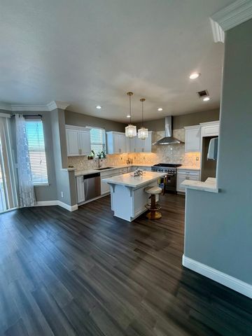 2689 Glade Avenue, Madera, CA 93637