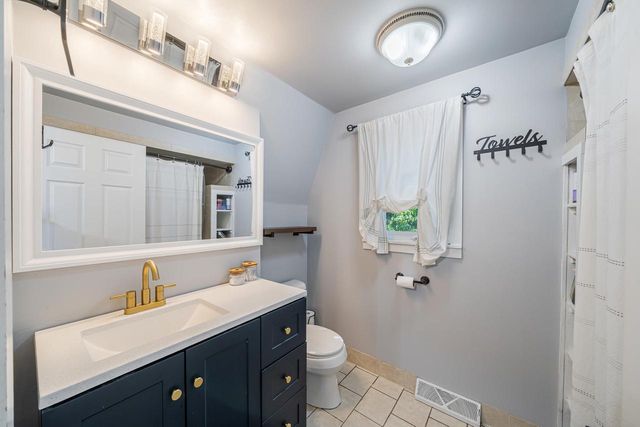 390 ELM STREET, Menasha, WI 54952