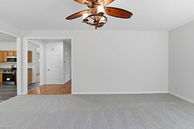 2560 Banbury CT, Hayes, VA 23072