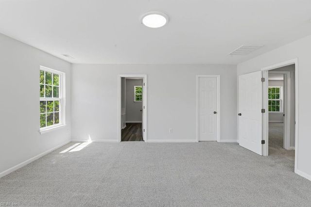 2560 Banbury CT, Hayes, VA 23072
