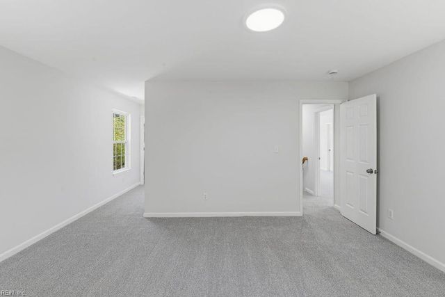 2560 Banbury CT, Hayes, VA 23072