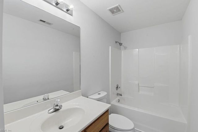 2560 Banbury CT, Hayes, VA 23072