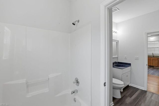 2560 Banbury CT, Hayes, VA 23072