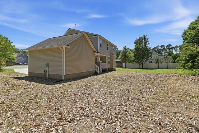 2560 Banbury CT, Hayes, VA 23072