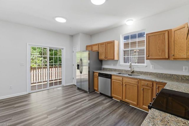 2560 Banbury CT, Hayes, VA 23072