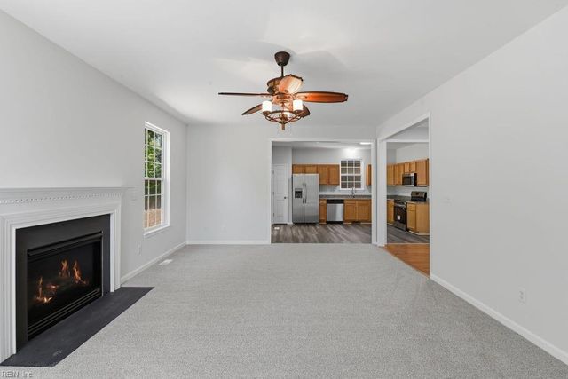 2560 Banbury CT, Hayes, VA 23072