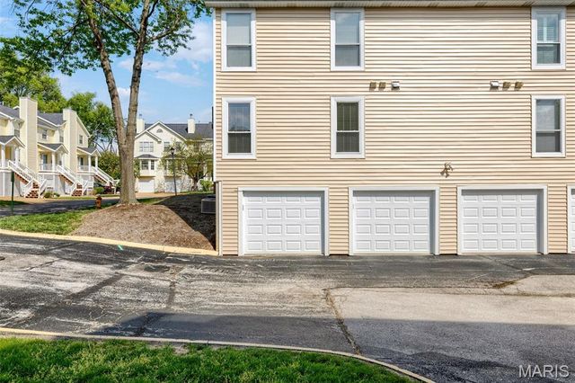 1524 Whispering Creek Drive A, Ballwin, MO 63021