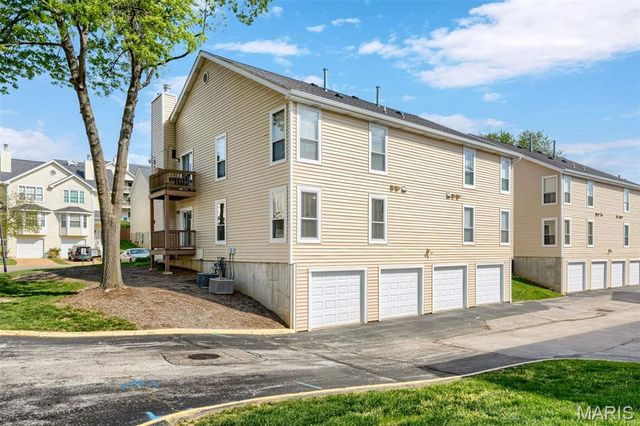 1524 Whispering Creek Drive A, Ballwin, MO 63021