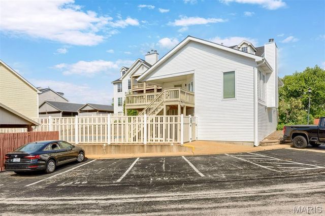 1524 Whispering Creek Drive A, Ballwin, MO 63021