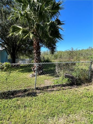 2306 S Reynolds St, Alice, TX 78332