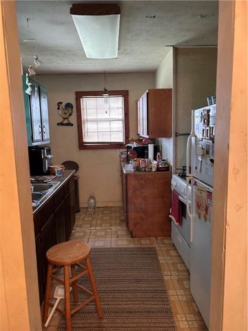 2306 S Reynolds St, Alice, TX 78332